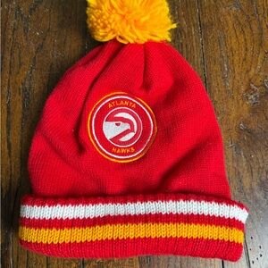 Mitchell & Ness Red Atlanta Hawks Beanie Pom